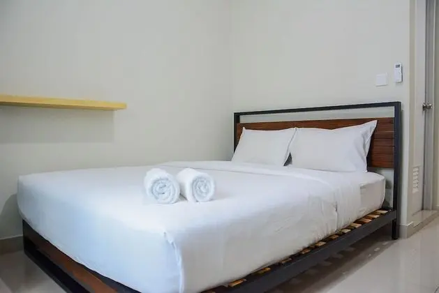 Comfortable Studio Apartment at Springlake Summarecon