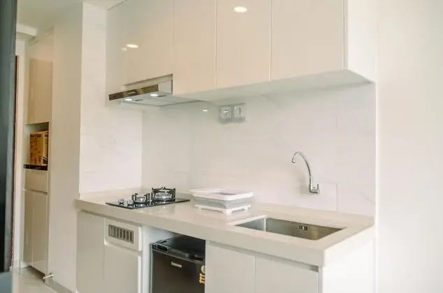 Comfortable Studio With Pool View At Sky House Bsd Apartment - Mutfak