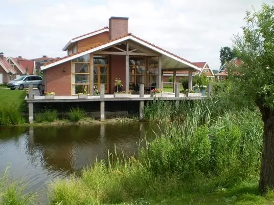 Comfortable Waterside Holiday Villa - Dış Mekan