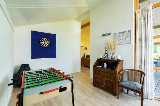 Comfortable Waterside Holiday Villa - Oda