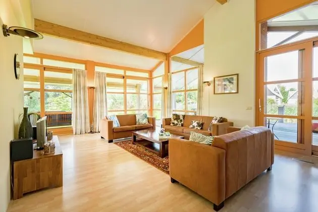 Comfortable Waterside Holiday Villa - Öne Çıkan Resim