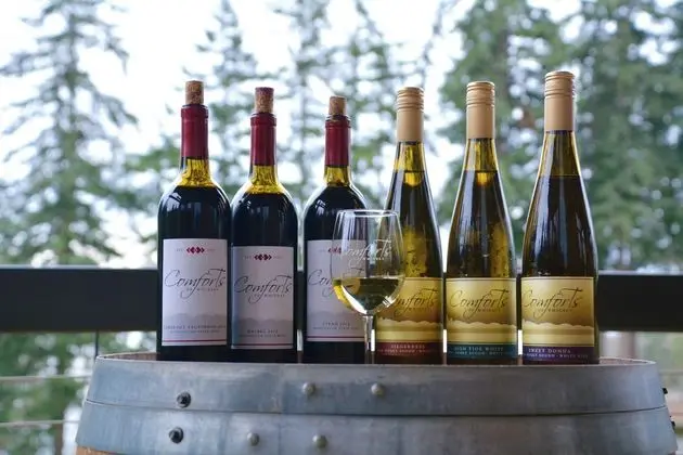 Comforts of Whidbey - Lobi