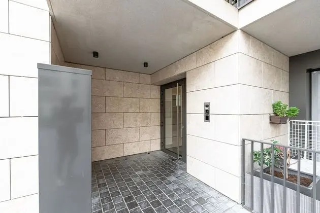 Comfy 1BR Apt w Balcony at Cloche dOr - Dış Mekan