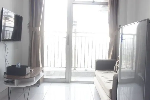 Comfy 2BR at Mekarwangi Square Cibaduyut Apartment - İç Mekan