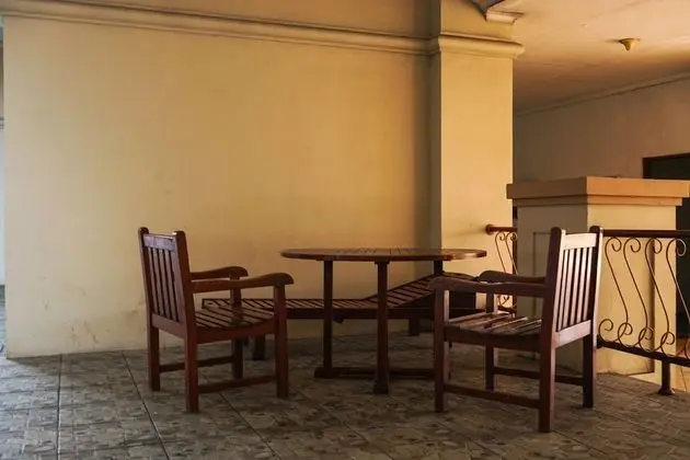 Comfy 3BR Apartment at Mediterania Gajah Mada - Dış Mekan