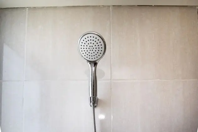 Comfy 3BR at Meikarta Apartment - Banyo Tipleri