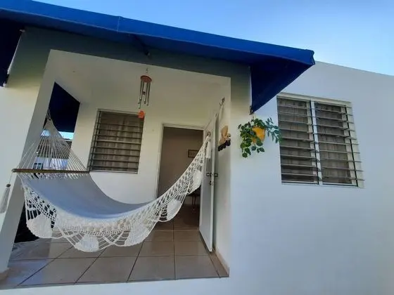 Comfy apartment 8 minute walk from beach - Dış Mekan