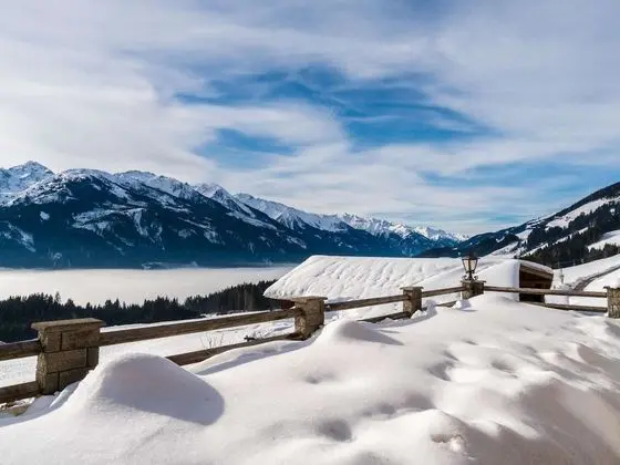 Comfy Apartment in Hollersbach im Pinzgau near Lake