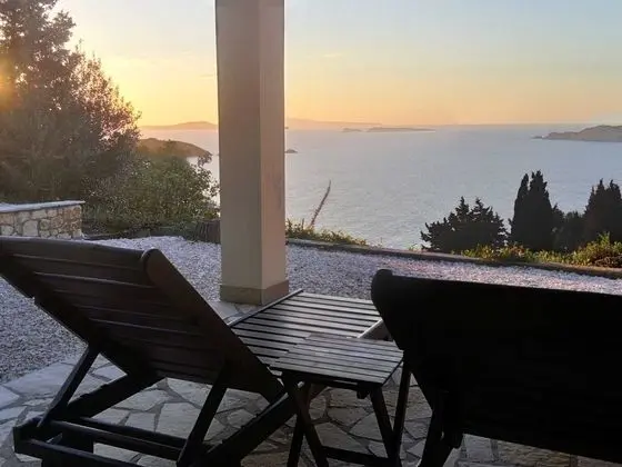 Comfy Apartment in Vinkuran With the Beach Nearby - Havuz