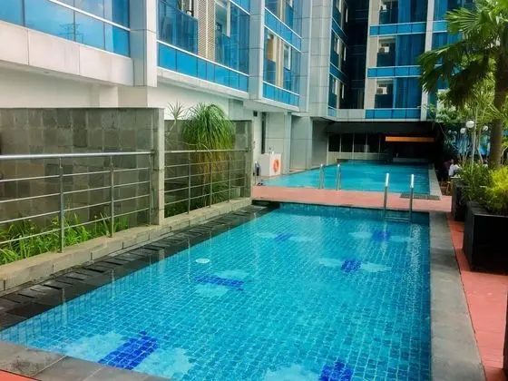 Comfy and Beautiful 1BR at Tamansari The Hive Apartment - Havuz