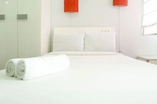 Comfy & Clean Studio Apartment at Puri Mas