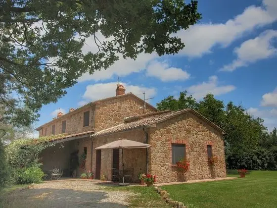 Comfy Farmhouse in Proceno With Swimming Pool