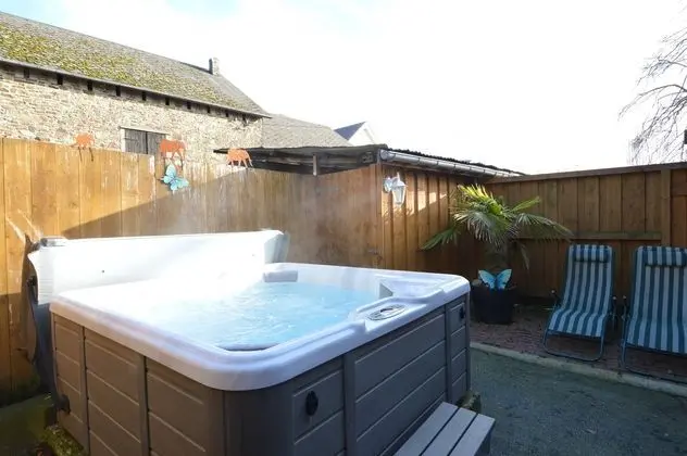Comfy Holiday Home in Burg Reuland With Sauna, Terrace, BBQ - Spa