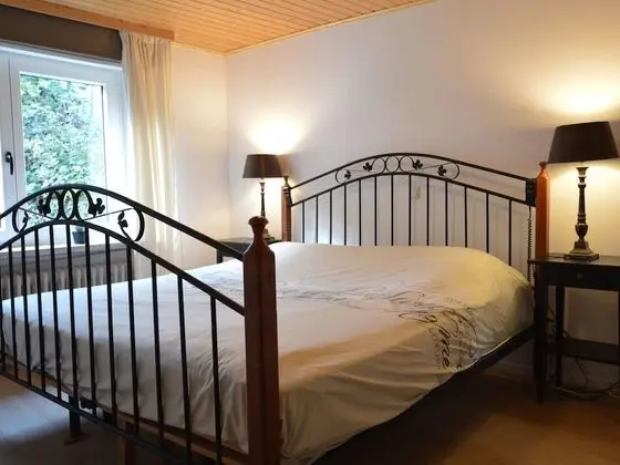 Comfy Holiday Home in Veldenz With Parking - Oda