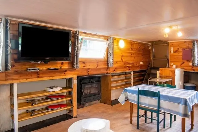 Comfy Houseboat in Florennes Next to the Forest