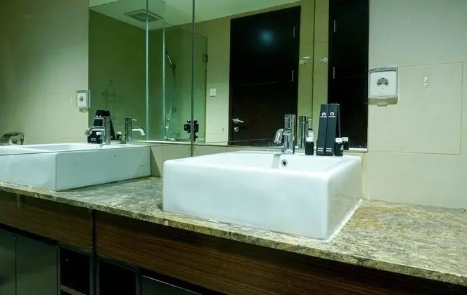 Comfy Luxurious 3BR Gandaria Heights Apartment - Banyo Tipleri
