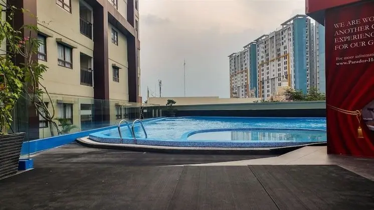 Comfy and Minimalist 1BR Apartment at Atria Residence