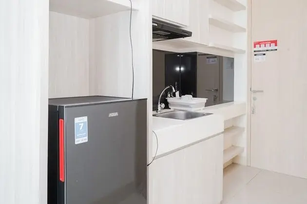 Comfy and Minimalist Studio Apartment at Tree Park BSD - Mutfak