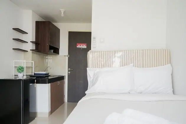 Comfy And Minimalist Studio Room At Serpong Garden Apartment - Öne Çıkan Resim