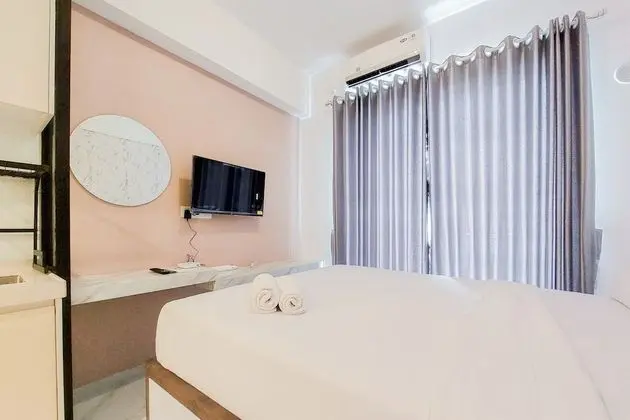 Comfy And New Studio At Sky House Bsd Apartment - Oda