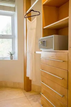 Comfy Room in a Seafront Villa - İç Mekan