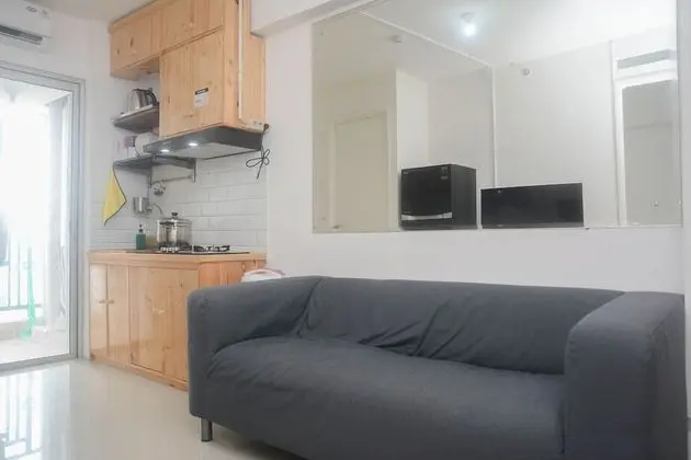 Comfy And Strategic 2Br At Bassura City Apartment - Oda Düzeni