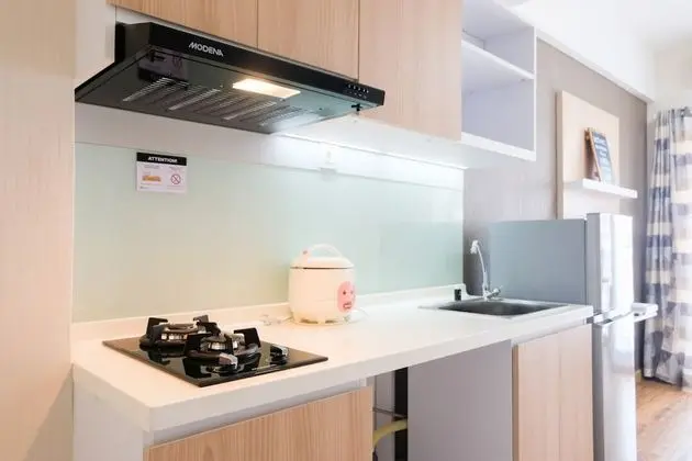 Comfy Studio Apartment with Extra Bed at M-Town Residence - Mutfak