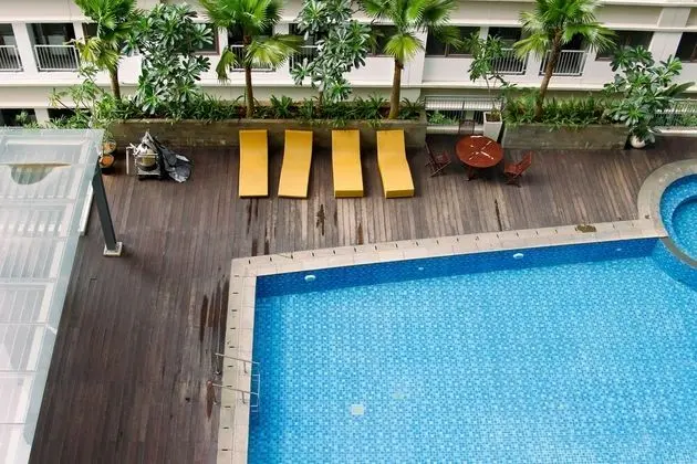 Comfy Studio Apartment At Gateway Park Lrt City - Havuz