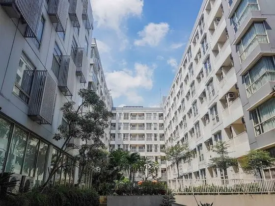 Comfy Studio Apartment @ Skylounge Tamansari