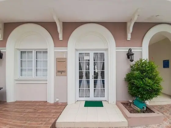 Comfy Studio Guest House at Alesha Vanya Park (Sharing Bathroom) - İç Mekan