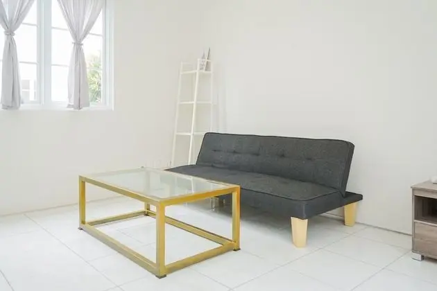 Comfy Studio Guest House at Alesha Vanya Park (Sharing Bathroom) - Oda Düzeni