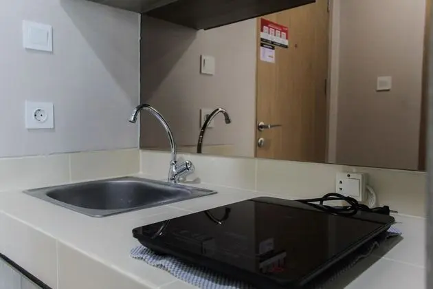 Comfy and Stylish Studio Apartment at B Residence - Mutfak
