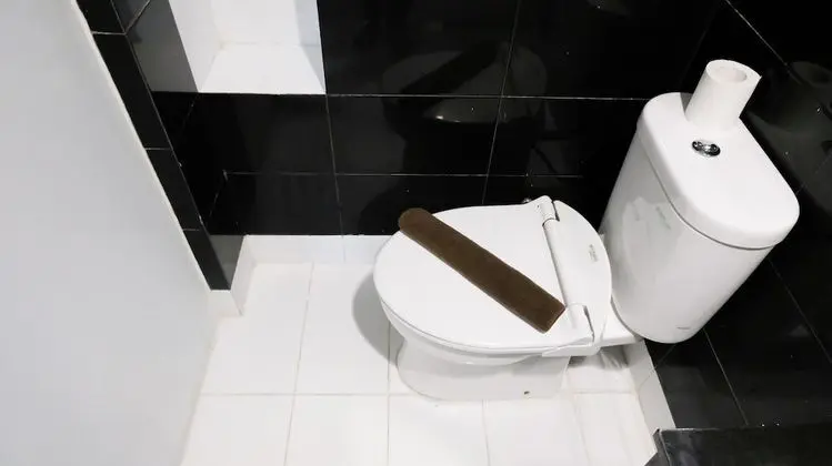 Comfy And Tidy Studio At The Square Apartment - Banyo Tipleri