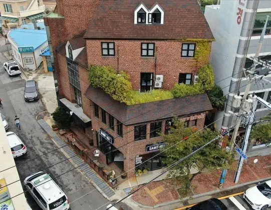 Comma Plus - Hostel