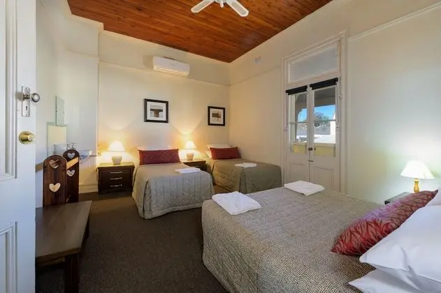 Commercial Travellers House - Öne Çıkan Resim