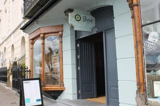 Commodore Hotel - Dış Mekan