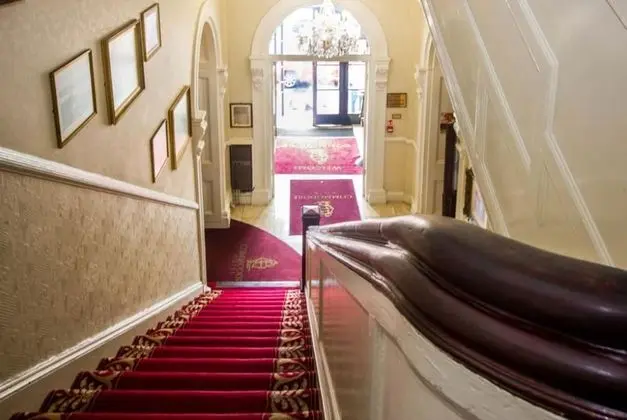 Commodore Hotel - Lobi