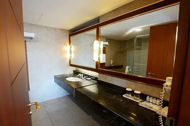 COMMODORE HOTEL GYEONGJU