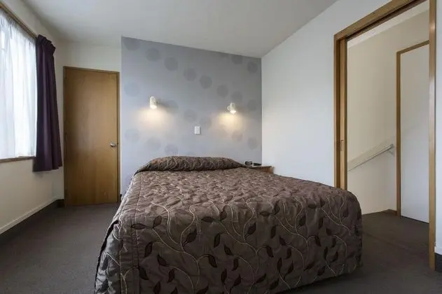Commodore Motels