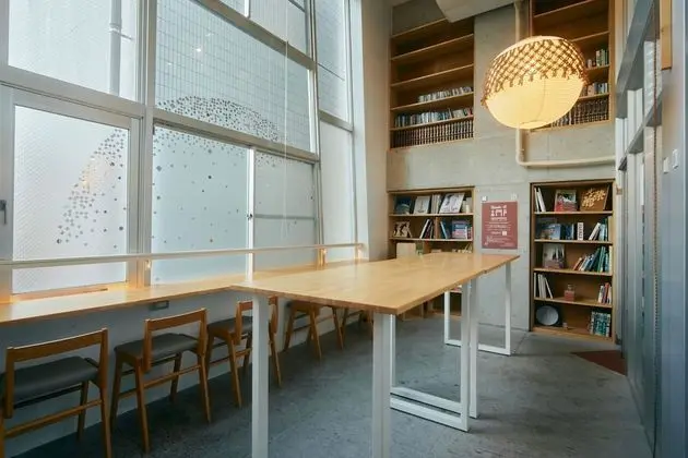 Common de - Hostel & Bar -