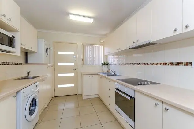 Como Apartments Gladstone - Mutfak