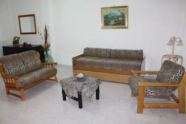 Comodo Appartamento Mono-Bifamiliare - Lobi