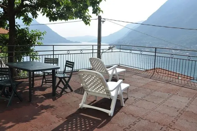 Comoholidays - Casa Mirella