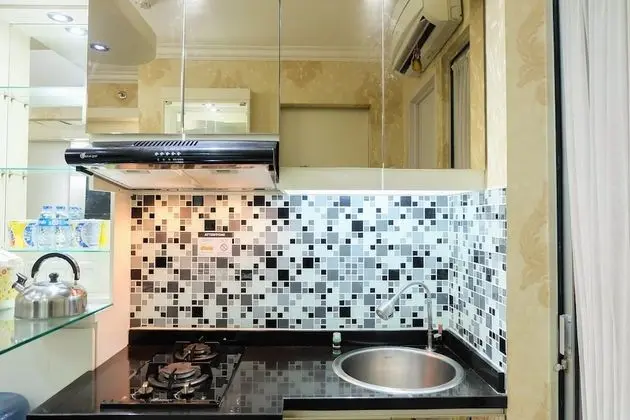 Compact 2BR Bassura City Apartment - Mutfak