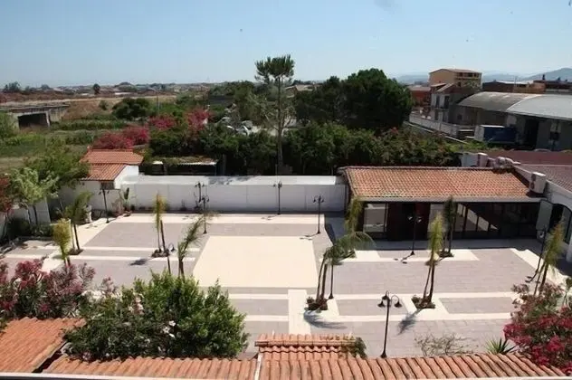 Hotel Company