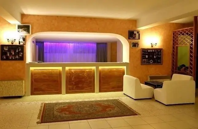 Hotel Company - Lobi