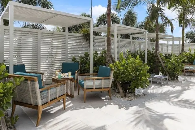 Compass Hotel by Margaritaville - Havuz