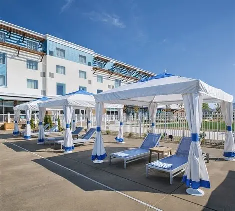 Compass by Margaritaville in Medford - Havuz