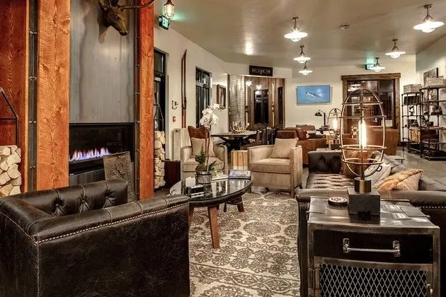 Compass Rose Lodge - Lobi