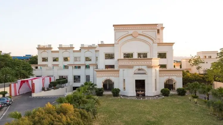 The Competent Palace Hotel